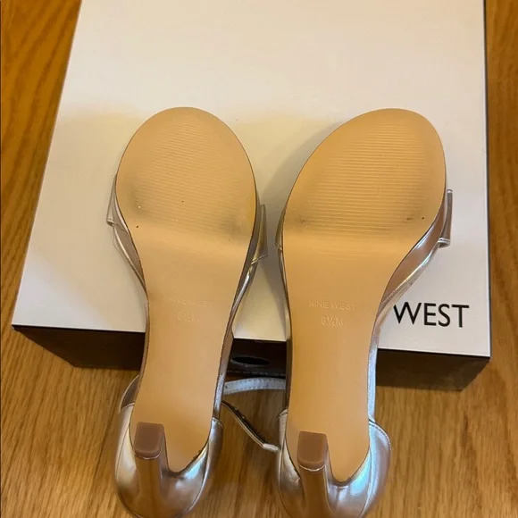 Heels - Picture 2 of 2